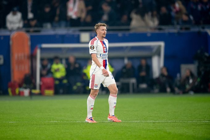 Šulc nedal za Lyon penaltu! Karabec dvakrát asistoval, Horníčkova nula na Celtiku Šulc nedal za Lyon penaltu! Karabec dvakrát asistoval, Horníčkova nula na Celtiku
