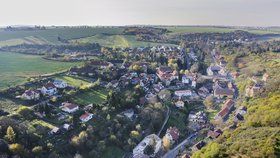 V pražských Lysolajích vyroste nová zástavba. Zahrnovat bude školku, komunitní centrum i rodinné domky.