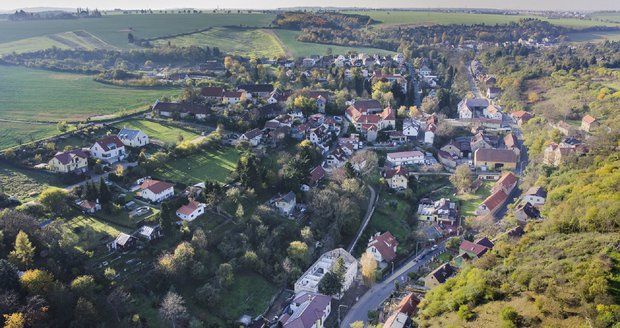 V pražských Lysolajích vyroste nová zástavba. Zahrnovat bude školku, komunitní centrum i rodinné domky.