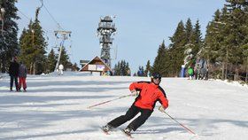 Lyžařská střediska na Šumavě díky novému sněhu otevřela. Ilustrační foto