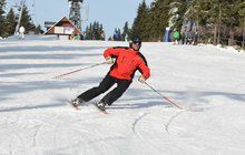 Sníh zavalil lyžaře (35)