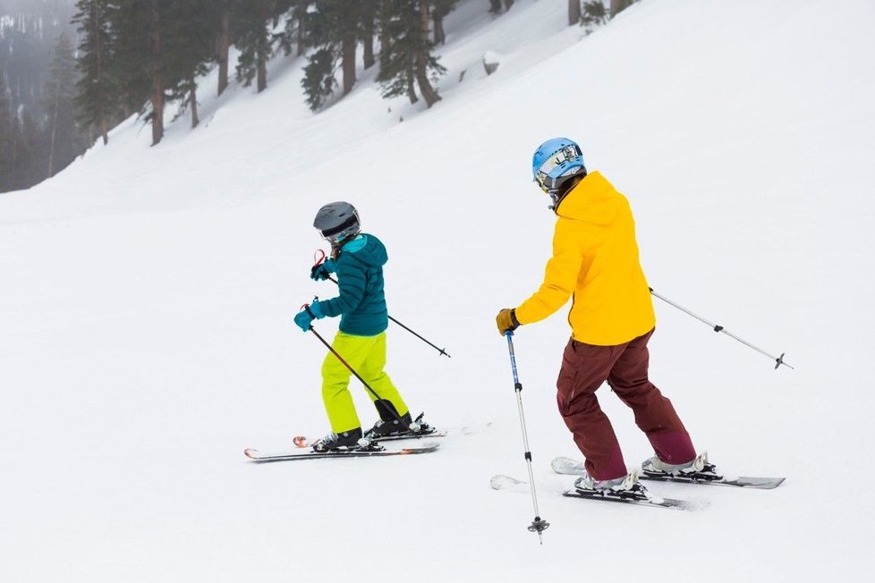 Díky nabídce lyžařských škol se nemusí bát ani začátečník.