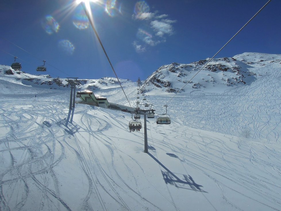 V Söldenu a okolí se při lyžování v třítisícových výškách cítíte jako na vrcholku světa.