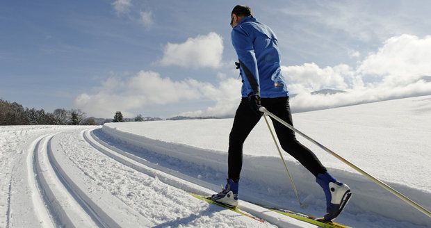 Běžkař se ztratil v Krušných horách: Vyčerpaného a promrzlého ho nalezla policie (foto ilustrační)