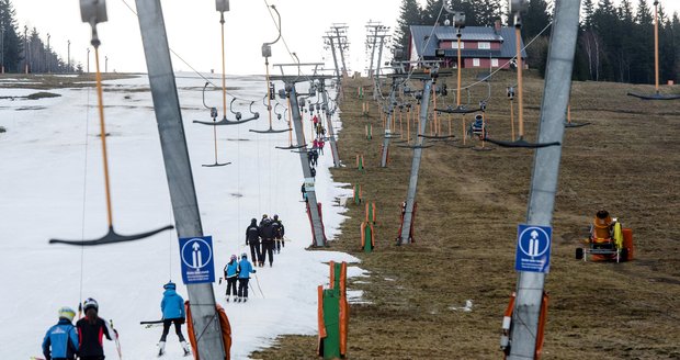 Ucházející podmínky jsou také v Peci pod Sněžkou. Leží tam kolem 30 centimetrů sněhu.