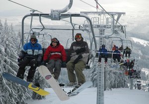 České hory hlásí ideální podmínky na lyžování - jarní prázdniny se mnohým opravdu vydaří!