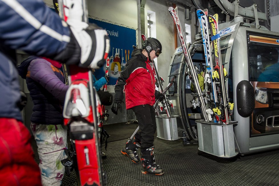 V Krkonoších ve čtyřech areálech o víkendu lyžovaly tisíce lidí