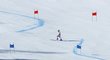 Kritická pasáž na trati superobřího slalomu, po které se řada lyžařů nevešla do branky