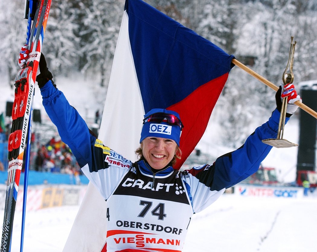 2005. Kateřina Neumannová v Oberstdorfu jako mistryně světa ze závodu na 10 km volně.