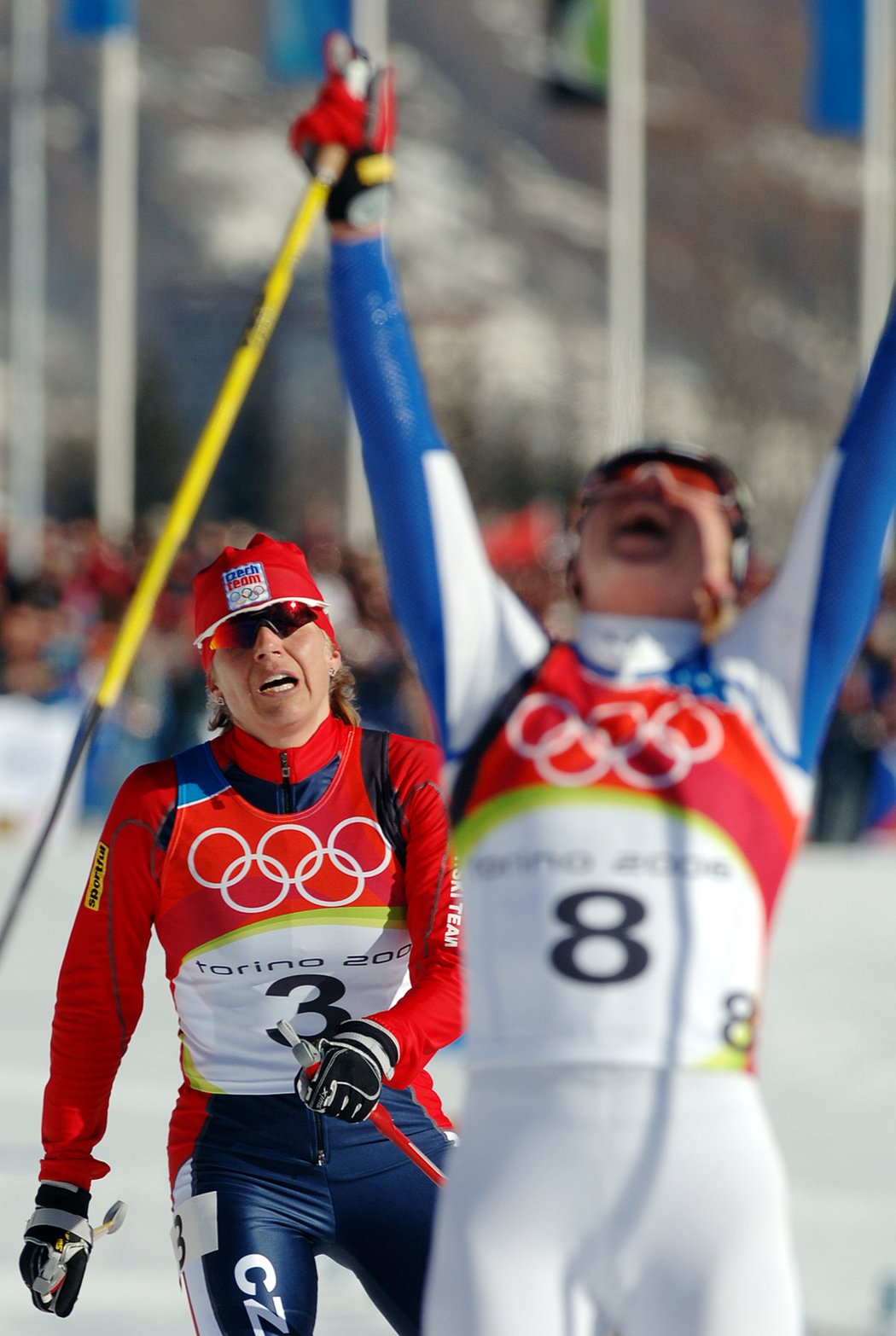 2006. Na turínské olympiádě zůstala ve skiatlonu Kateřina Neumannová ještě na stříbrné pozici.