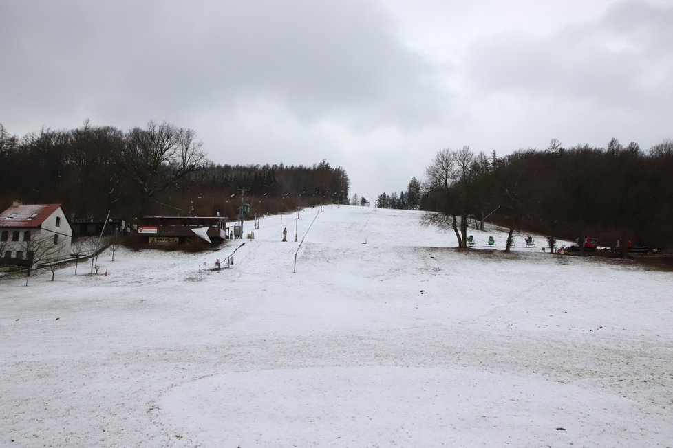 Skipark ve Filipově dnes už zeje prázdnotou.