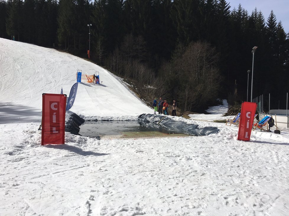 Beskydský areál Ski Bílá končil o víkendu sezonu.
