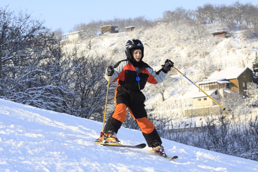 První lyžaři vyjeli 4. prosince na svah i na pravděpodobně nejníže položené sjezdovky ve střední Evropě v Němčičkách na Břeclavsku, která je v nadmořské výšce 180 metrů.