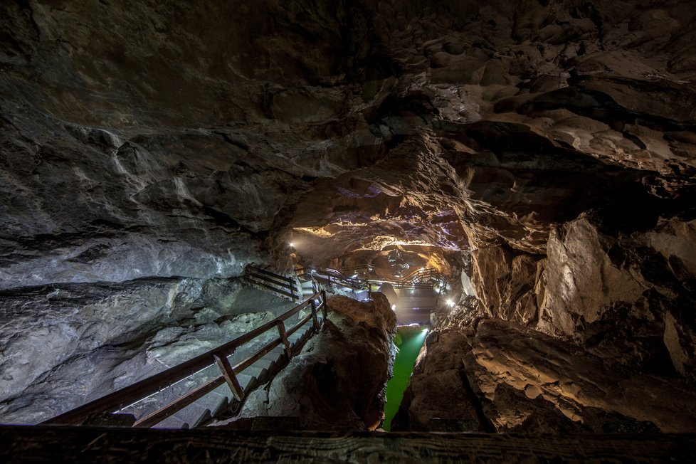 Na zajímavý výlet se můžete vydat do jeskyně Lamprechtshöhle.