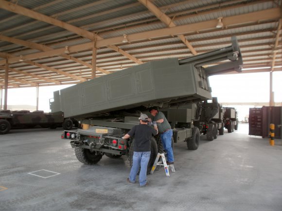 M142 High Mobility Artillery Rocket System (HIMARS)