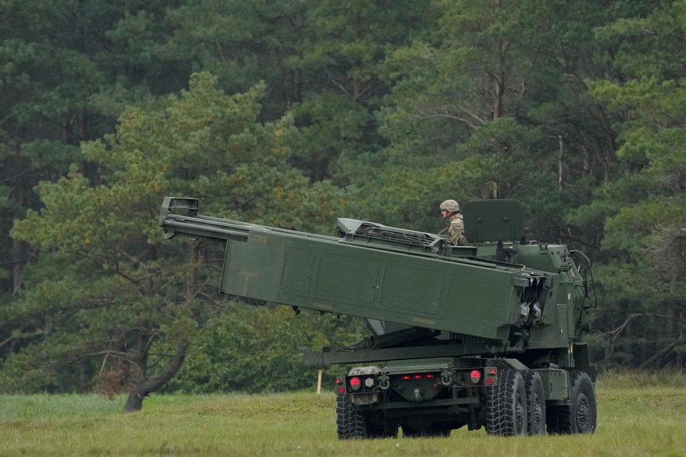 Americký raketomet M142 systému HIMARS během cvičení v Lotyšsku