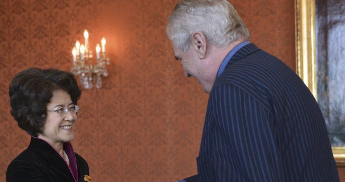 Čínská velvyslankyně Ma Kche-čching s prezidentem Milošem Zemanem