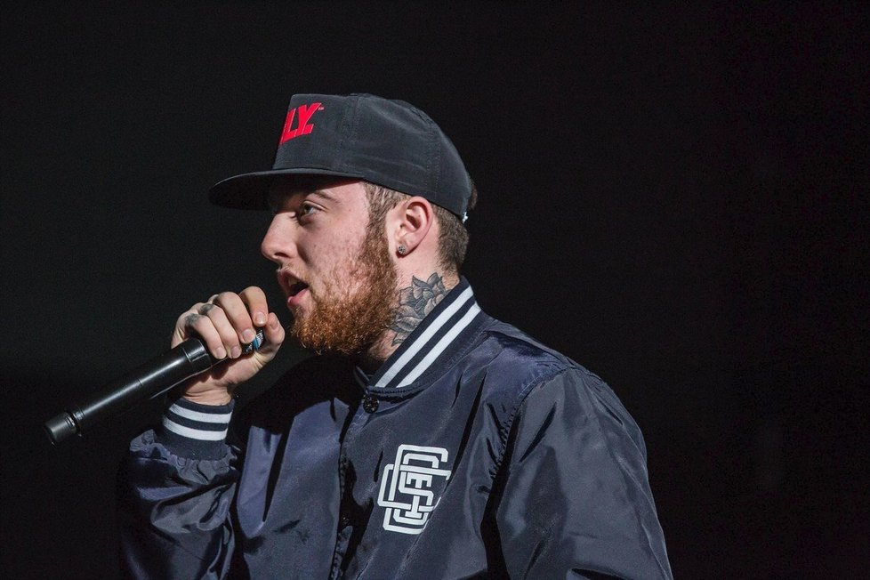 Zemřel rapper Mac Miller, bývalý přítel Ariany Grande. Jeho tělo bylo nalezeno v jeho ložnici.