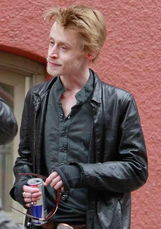 Macaulay Culkin je troska, která je závislá drogách.