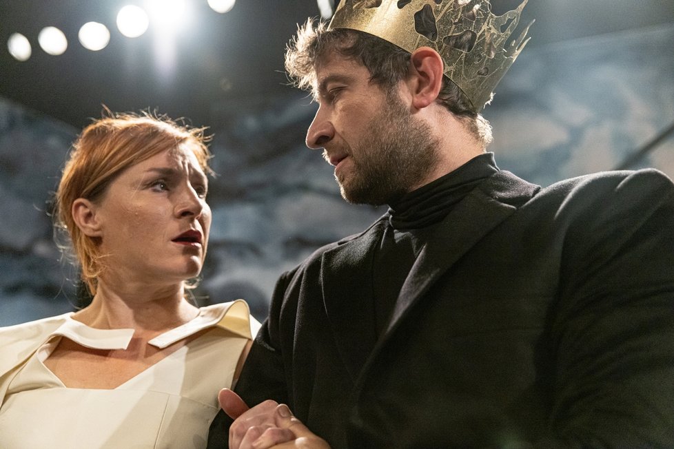 Macbeth v hlavních rolích s Markem Němcem a Lenkou Krobotovou.