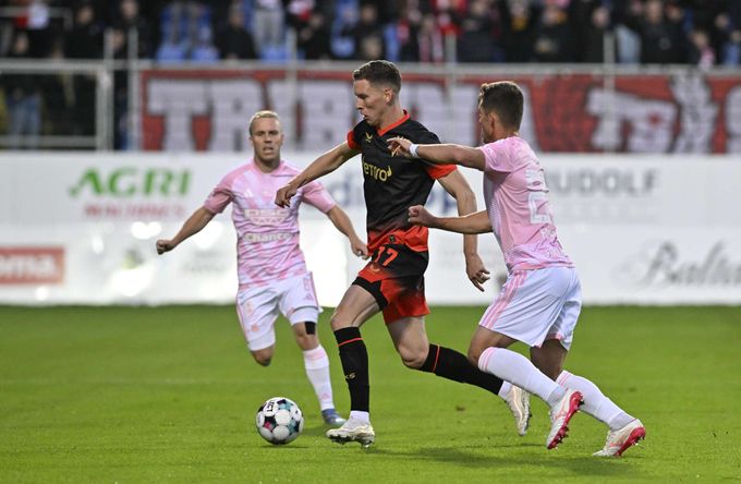 Provod: Věřím, že budu českému fotbalu ještě schopný pomoct. Pomohla mi klinika v Německu Provod: Věřím, že budu českému fotbalu ještě schopný pomoct. Pomohla mi klinika v Německu