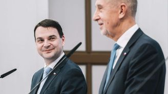 Macinka je zdivočelý nácek. Babiš vysává miliardy na dotacích i svědomí národa Macinka je zdivočelý nácek. Babiš vysává miliardy na dotacích i svědomí národa
