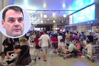 Zmatky kolem návratu. Češi chtějí pryč, pomoci úřadů se nedovolali. Jak se dostat domů podle Macinky?