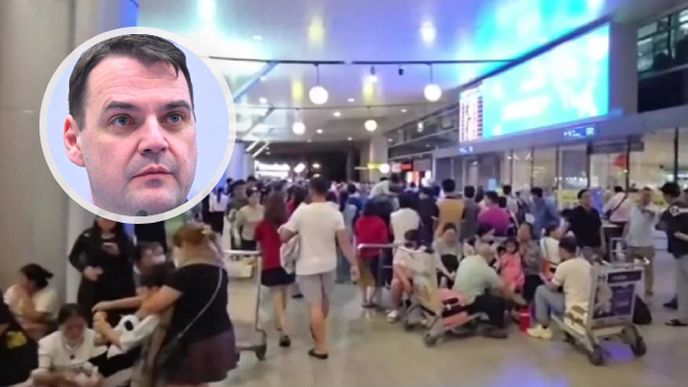 Petr Macinka vysvětloval změny evakuací. Petr Macinka vysvětloval změny evakuací.