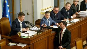 Petr Macinka a Tomio Okamura ve Sněmovně (27. 1. 2026)