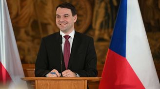 Velvyslanec sem, velvyslanec tam. Bude zahraniční politiku státu řídit motoristická ideologie? Velvyslanec sem, velvyslanec tam. Bude zahraniční politiku státu řídit motoristická ideologie?