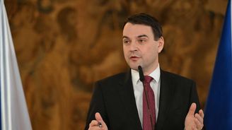 Macinka nechal v hospodě kolovat svůj telefon a štamgasti jeho jménem vydírali prezidenta Macinka nechal v hospodě kolovat svůj telefon a štamgasti jeho jménem vydírali prezidenta