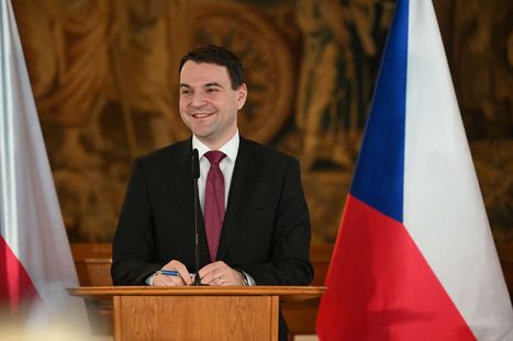 Obrázek: Velvyslanec sem, velvyslanec tam. Bude zahraniční politiku státu řídit motoristická ideologie?