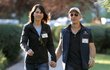 Zakladatel Amazonu Jeff Bezos s manželkou MacKenzie