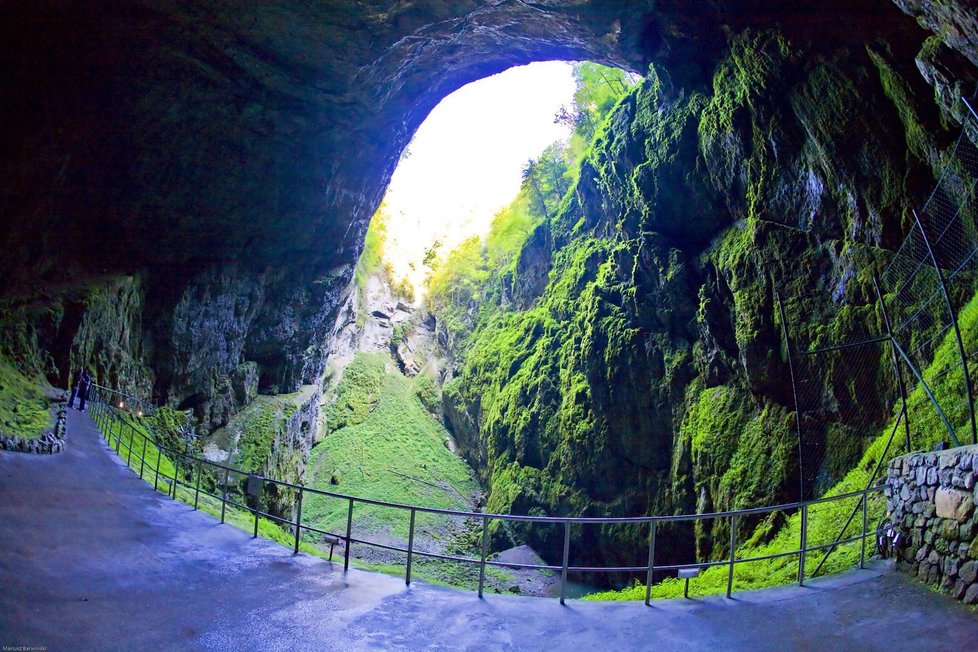 Ani jihomoravské hotely obvykle nemají na konci roku o zákazníky nouzi. Nabízejí balíčky s relaxačními a wellness procedurami a turisté také navštěvují v regionu Punkevní jeskyně nebo propast Macocha.