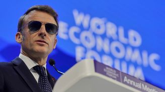 Macronova vláda jen přežívá za cenu vyšších daní pro velké firmy. Dluh Francie dál bobtná Macronova vláda jen přežívá za cenu vyšších daní pro velké firmy. Dluh Francie dál bobtná