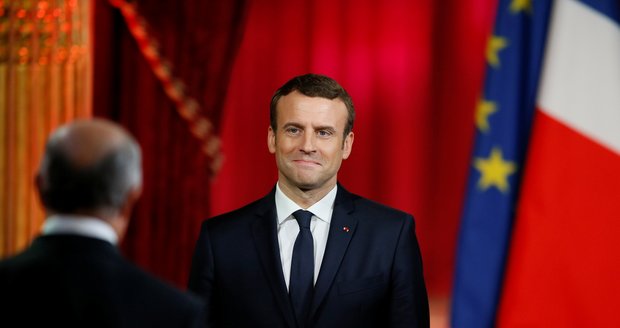 Emmanuel Macron převzal úřad: Francie má nejmladšího prezidenta v historii