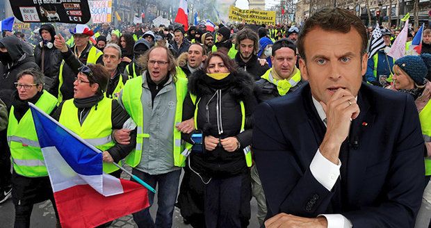 Ustoupil Macron „žlutým vestám“? Slibuje nižší daně  i změnu ústavy. Sklidil kritiku