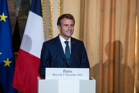 Macron po „nas*ání“ neočkovaných ztrácí náskok. Dotahují se na něj dvě prezidentské kandidátky
