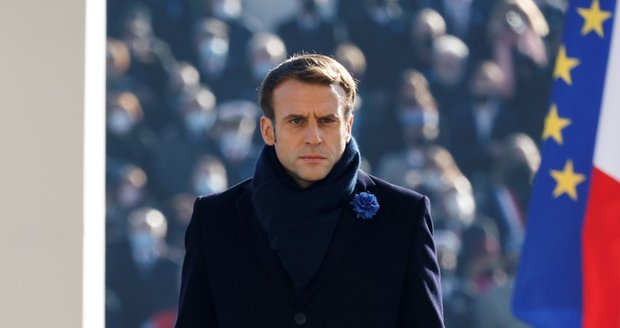 Macron: Chci naštvat neočkované. Prezident nechce pustit Francouze ani na víno do restaurace