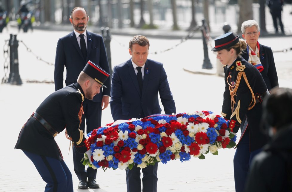 Francouzský prezidenr Emmanuel Macron během 75. výročí  konce 2. světové války (8. 5. 2020)