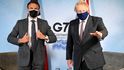 Francouzský prezident Emmanuel Macron (vlevo) a britský premiér Boris Johnson na summitu G7 (12. 6. 2021)