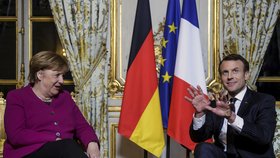 Francouzský prezident Emmanuel Macron přijal v Elysejském paláci německou kancléřku Angelu Merkelovou.