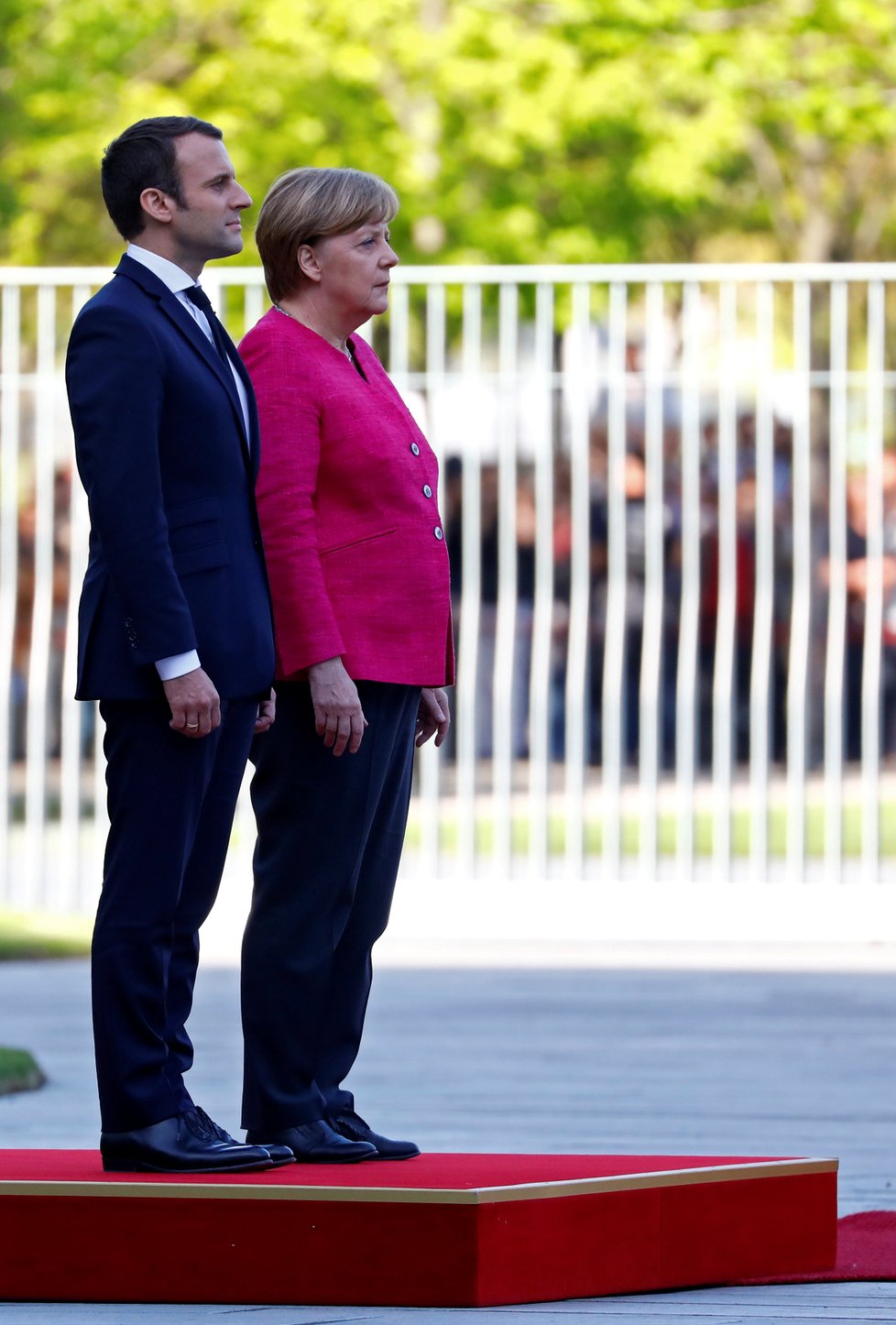 Emmanuel Macron kancléřka Merkelová v Berlíně