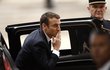 Devětatřicetiletý centrista Emmanuel Macron se stal nejmladším přímo zvoleným prezidentem Francie