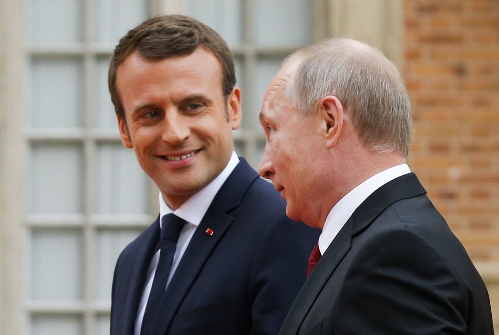 Macron s Putinem