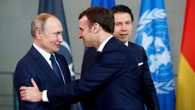 Putin a Macron jednají v Kremlu o krizi kolem Ukrajiny (7. 2. 2022).