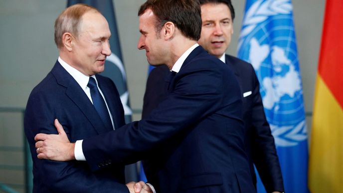 Putin a Macron jednají v Kremlu o krizi kolem Ukrajiny