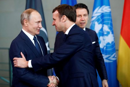 Putin a Macron jednají v Kremlu o krizi kolem Ukrajiny (7. 2. 2022)