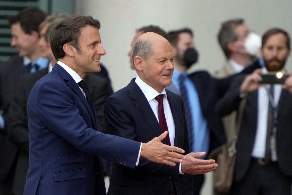 Německý kancléř Olaf Scholz se setkal s francouzským prezidentem Emanuelem Macronem (9.5.2022).