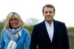 Emmanuel Macron s manželkou Brigitte Trogneuxovou.